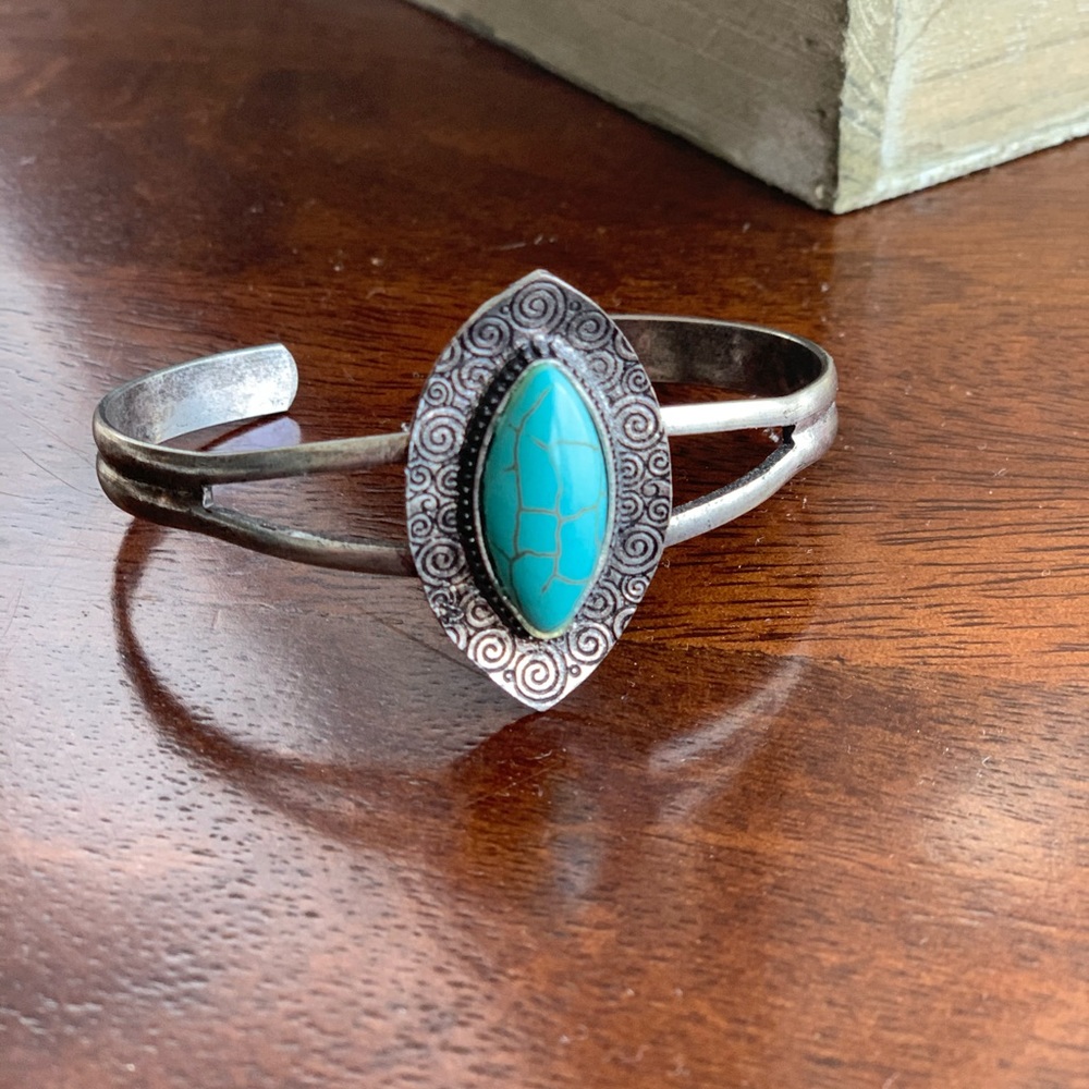 Terquoise and silver bracelet